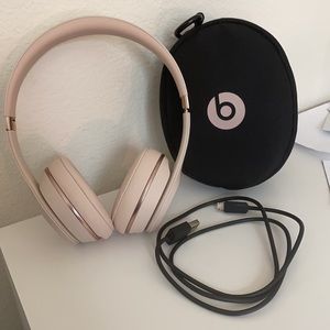 Brand new Beats By Dr.Dre Solo3 Wireless Headphone